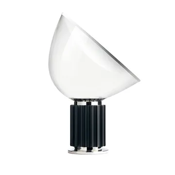 Taccia PMMA pöytälamppu - Musta LED-lamppu - Flos