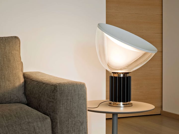 Taccia PMMA pöytälamppu, Musta LED-lamppu Flos