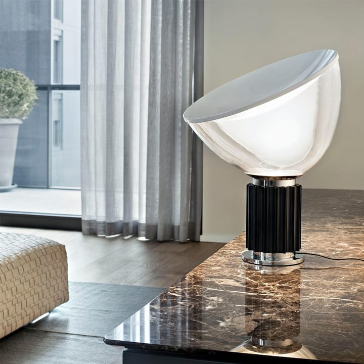 Taccia pöytälamppu LED 64,5 cm Flos