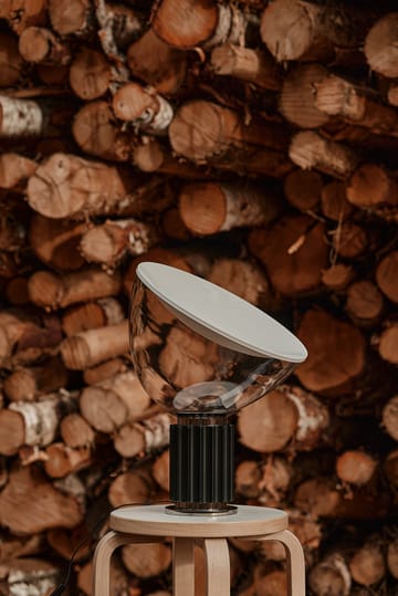 Taccia Small pöyt�älamppu LED 48,5 cm - Musta lasikupu - Flos
