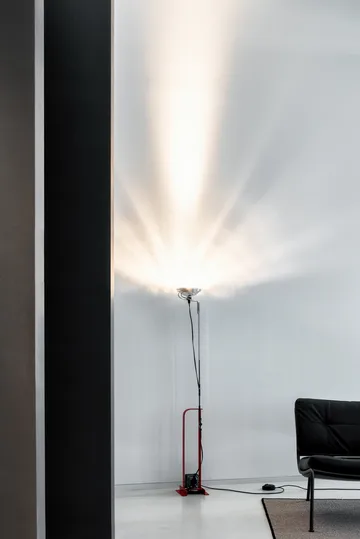Toio LED-lattiavalaisin – punainen (EU) - Flos