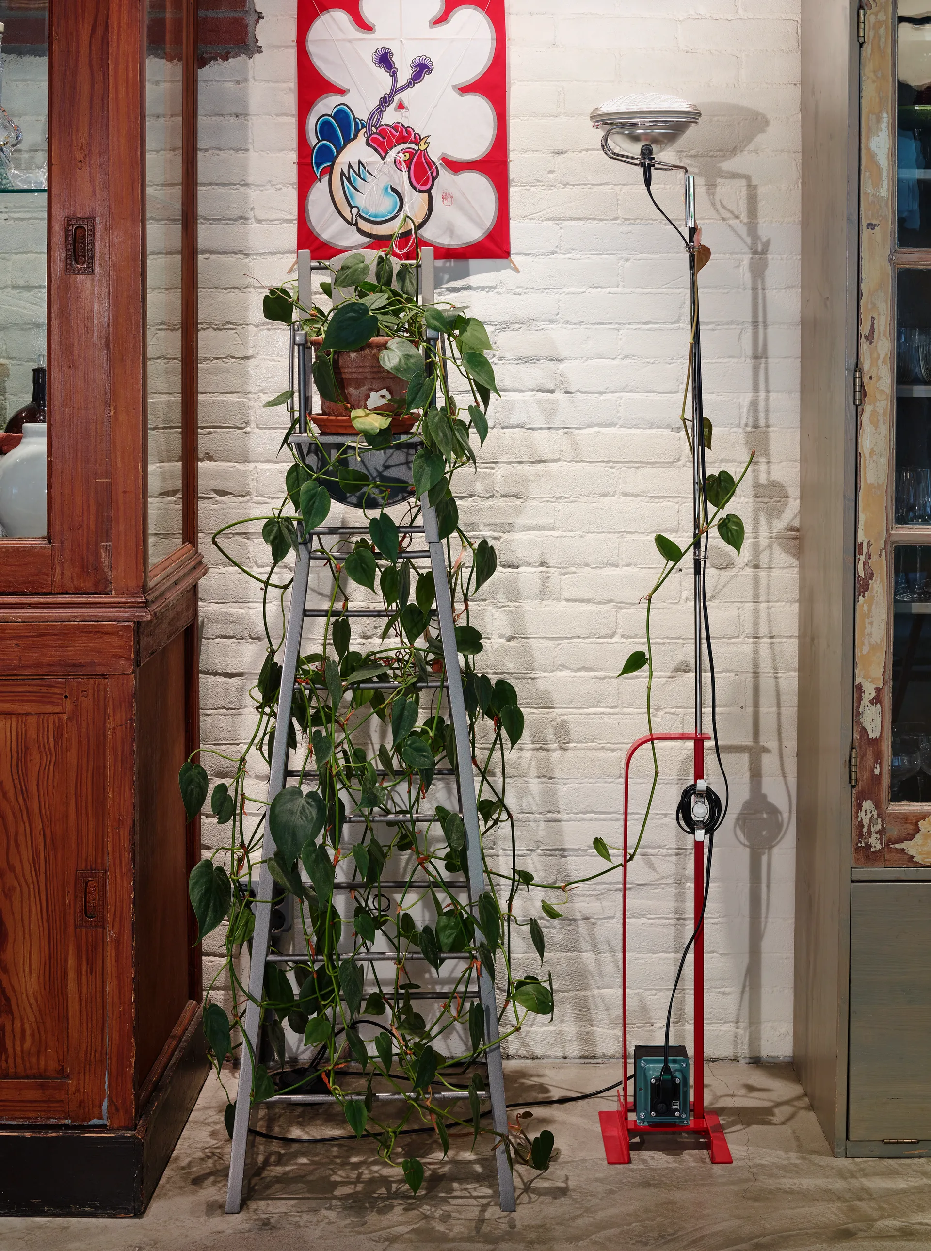 Toio LED-lattiavalaisin – punainen (EU),  Flos