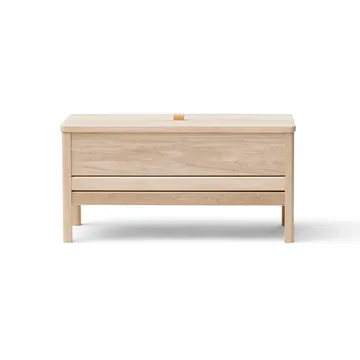 A Line säilytyspenkki 90 cm - Valkoinen tammi - Form & Refine
