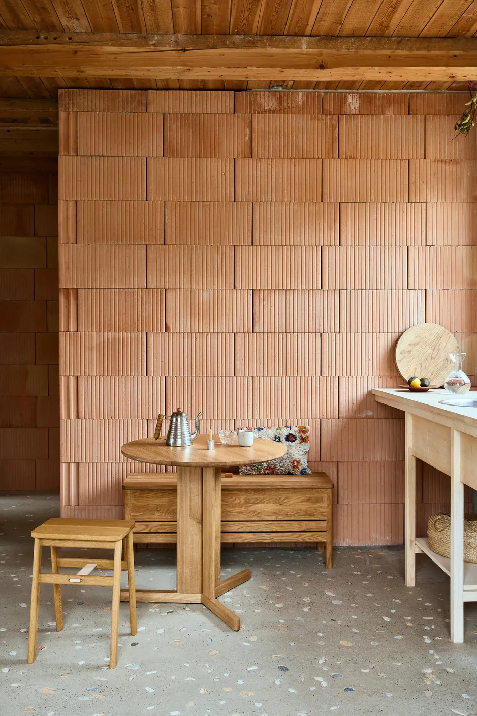 Trefoil ruokapöytä Ø90 cm, Tammi Form & Refine