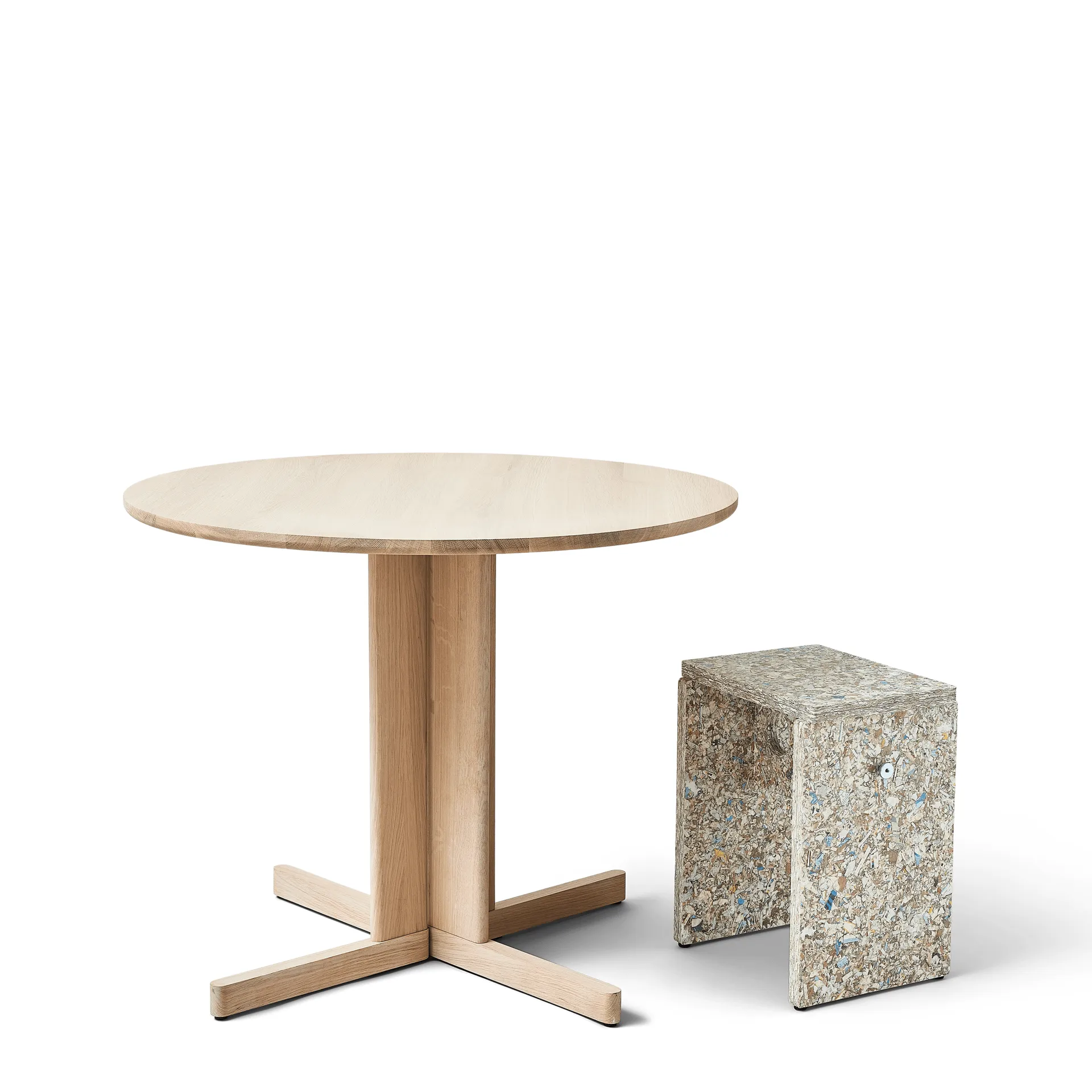 Trefoil ruokapöytä Ø90 cm, Valkoinen tammi Form & Refine