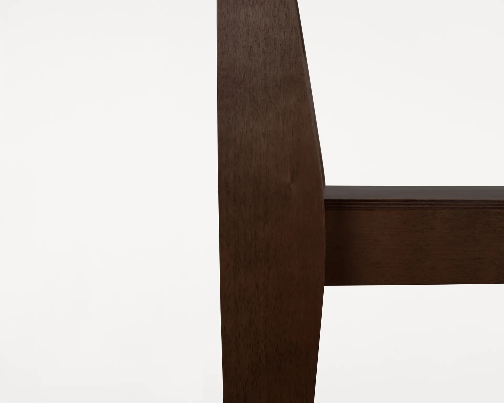 Chair 01 tuoli, Tummanruskea koivu FRAMA