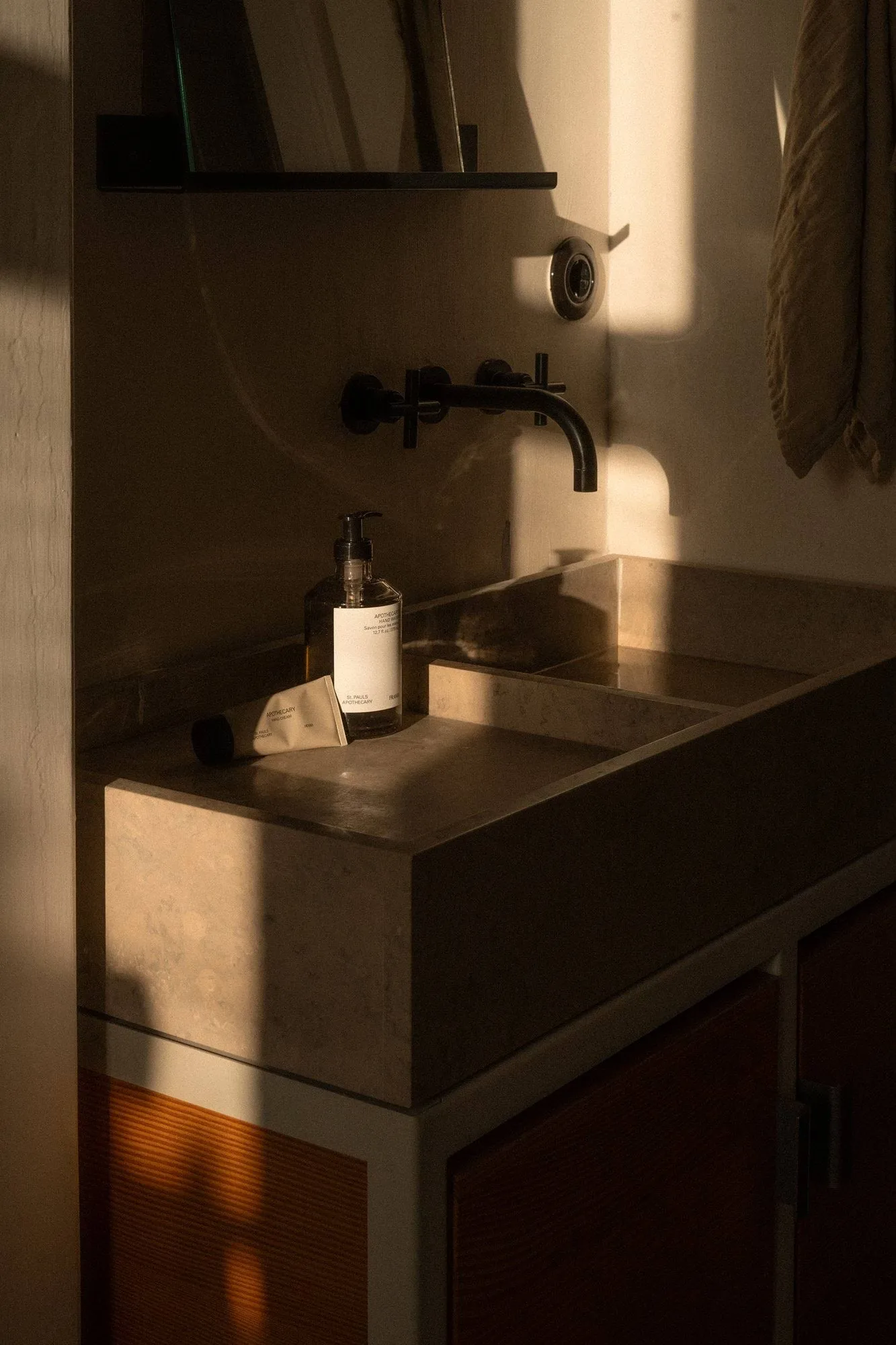 FRAMA lahjasetti käsisaippua + käsivoide, Apothecary FRAMA