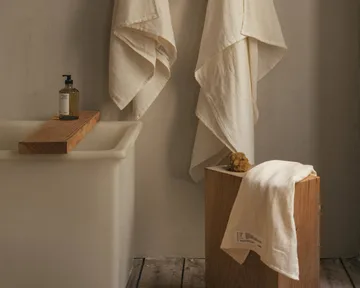 Light Towel kylpypyyhe 150x100 cm - Bone white (valkoinen) - FRAMA