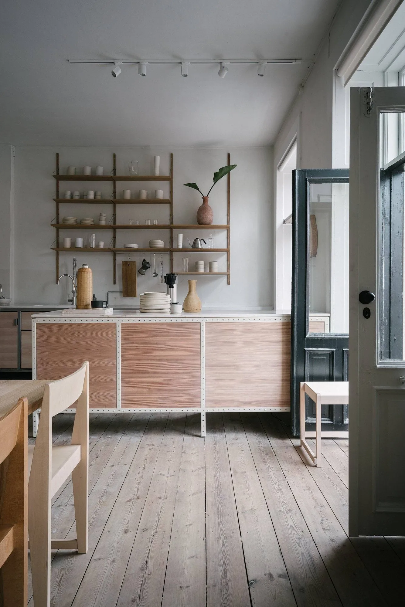 Low Stool 01 jakkara, Koivu FRAMA