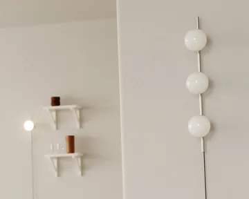 Ovoid Single seinälamppu - Ruostumaton teräs-opaalilasi - FRAMA