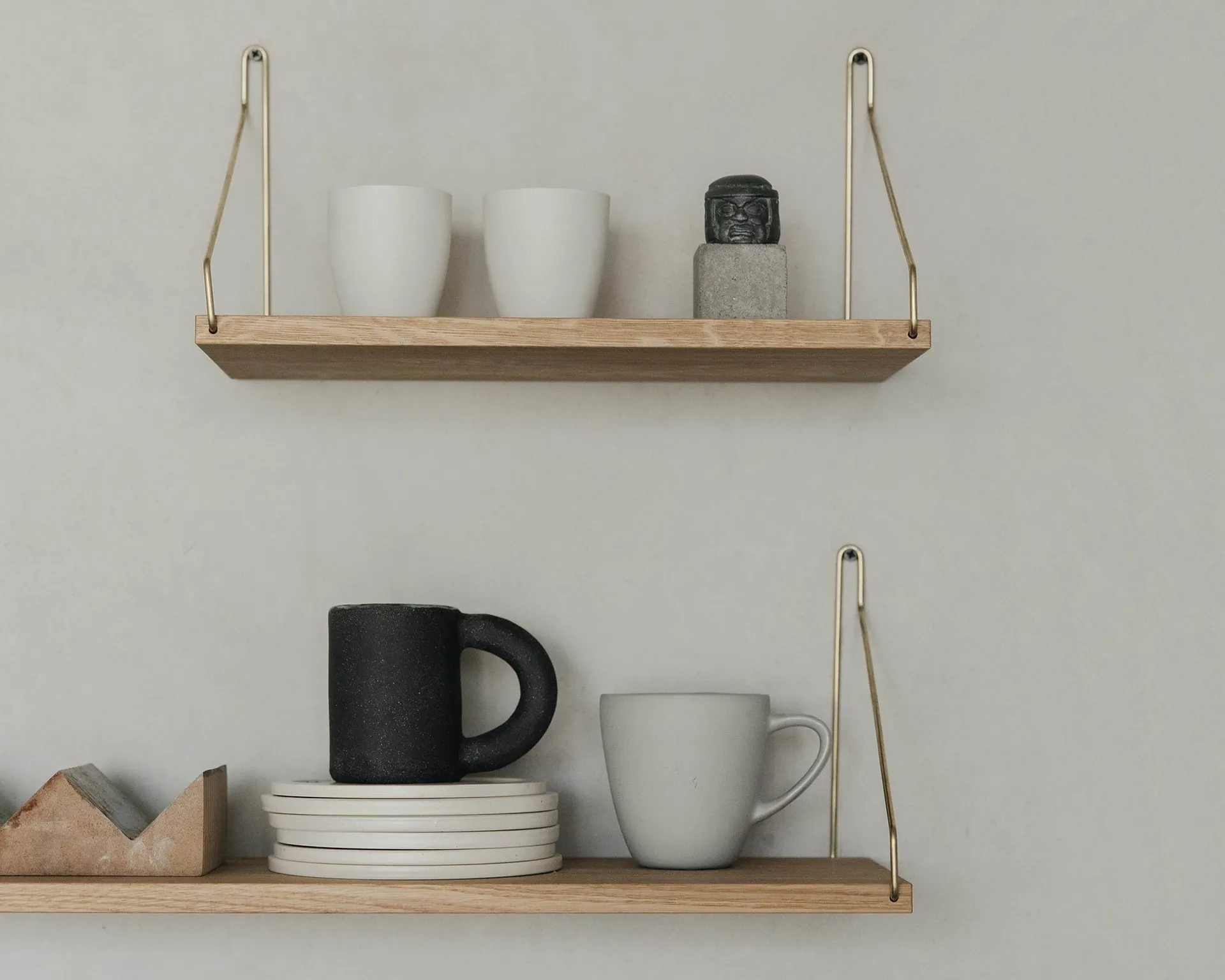 Single Shelf seinähylly, Tammi-messinki, 40x27 cm FRAMA