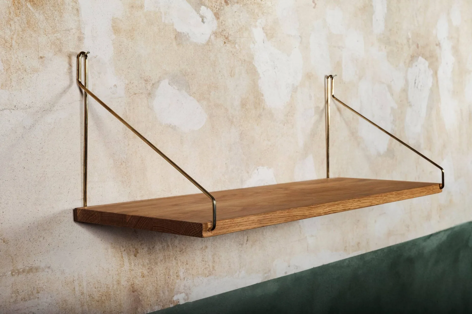 Single Shelf seinähylly, Tammi-messinki, 60x20 cm FRAMA