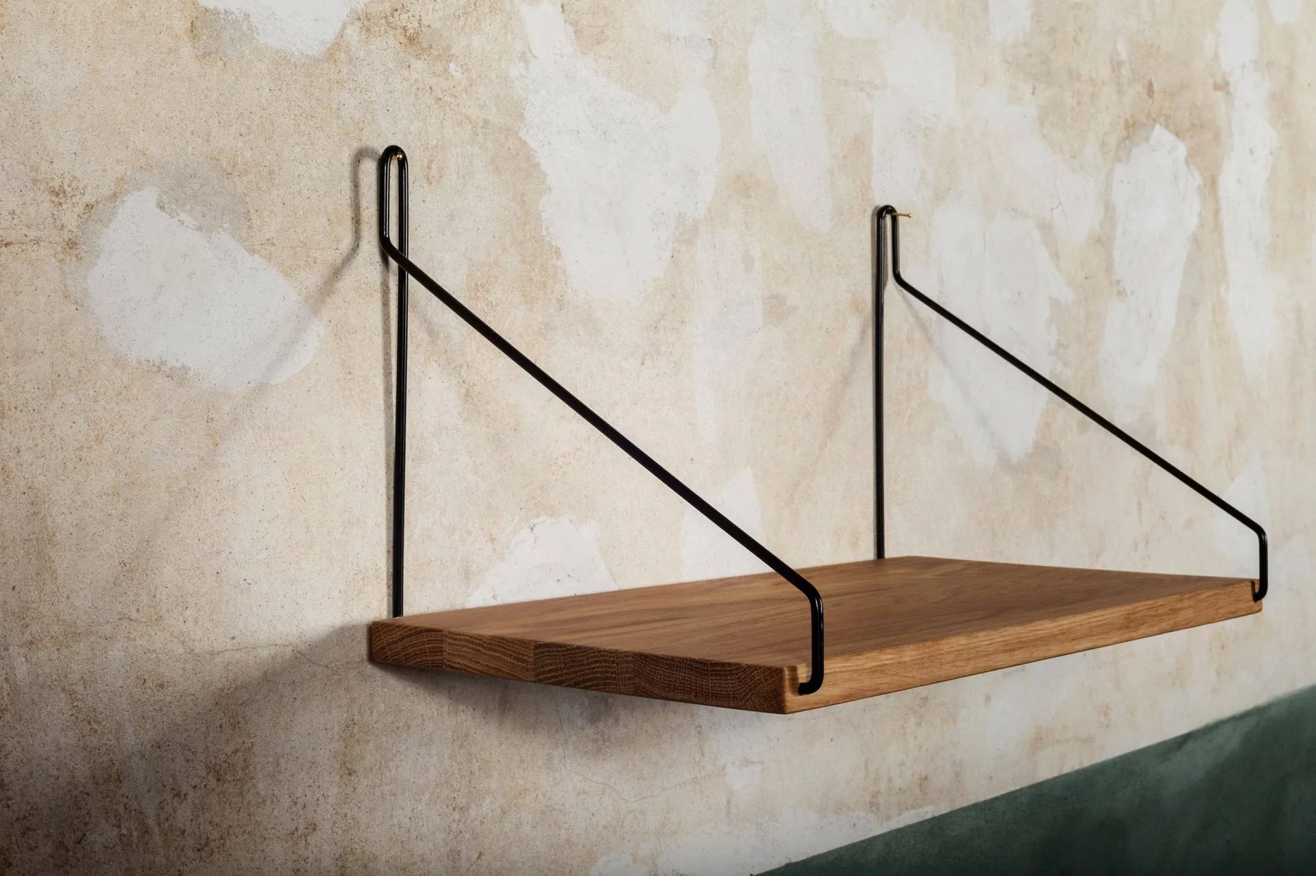 Single Shelf seinähylly, Tammi-musta, 40x20 cm FRAMA