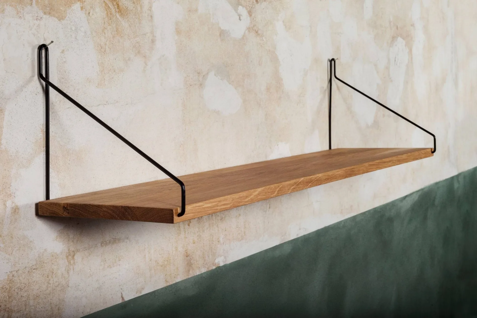 Single Shelf seinähylly, Tammi-musta, 80x20 cm FRAMA