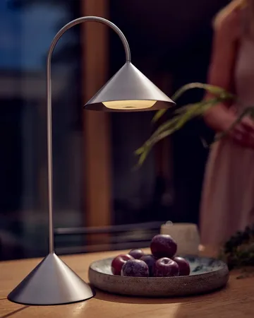 Grasp kannettava pöytälamppu - Harjattu ruostumaton teräs, 47 cm - Frandsen