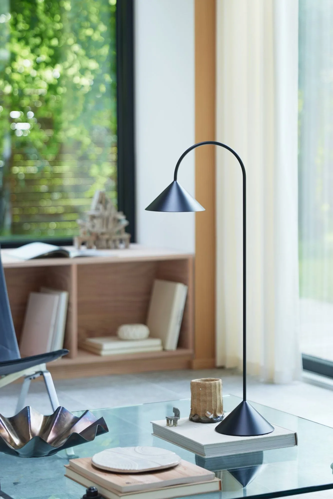 Grasp kannettava pöytälamppu, Matta Black, 72 cm Frandsen