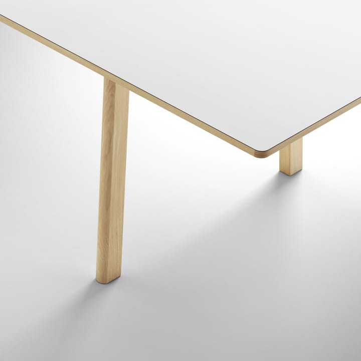 Ana ruokapöytä 220–320 x 95 cm, Nanolaminaatti valkoiseksi petsattu tammi Fredericia Furniture