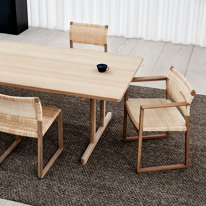 BM62 käsinojatuoli, Punottu luonnonöljytty tammeteline Fredericia Furniture