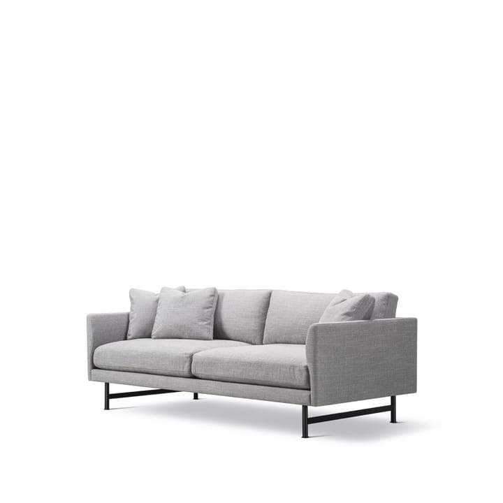 Calmo 5622 sohva 2-istuttava, Sunniva 242 musta teräs lamppu Fredericia Furniture