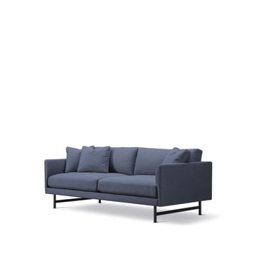 Calmo 5622 sohva 2-istuttava - Sunniva 783 musta teräslamppu - Fredericia Furniture