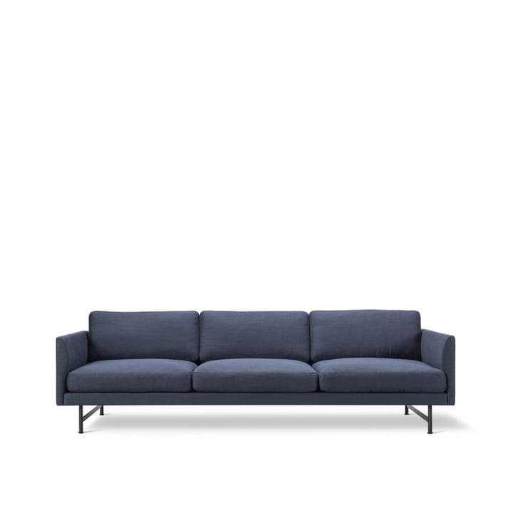 Calmo 5623 sohva - Sunniva 783 musta teräslamppu - Fredericia Furniture