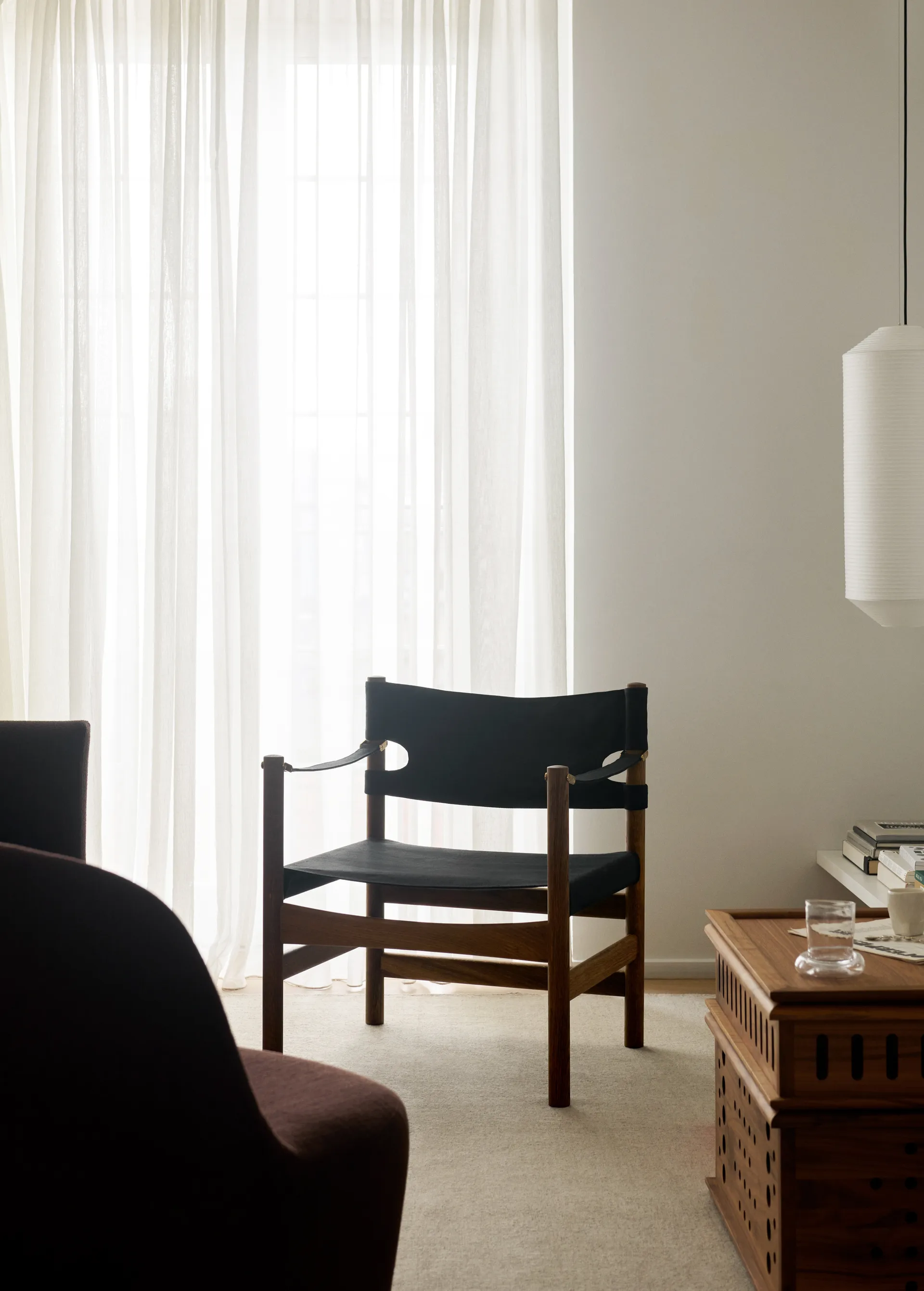 Canvas 21 käsinojatuoli, Musta canvasöljytty tammi Fredericia Furniture
