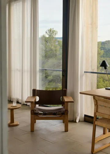 Espanjalainen tuoli nojatuoli - Nahka tumma ruskea öljytty tammi - Fredericia Furniture