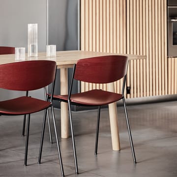Lynderup 3080 tuoli - Punainen pähkinä- musta teräsrunkoinen - Fredericia Furniture