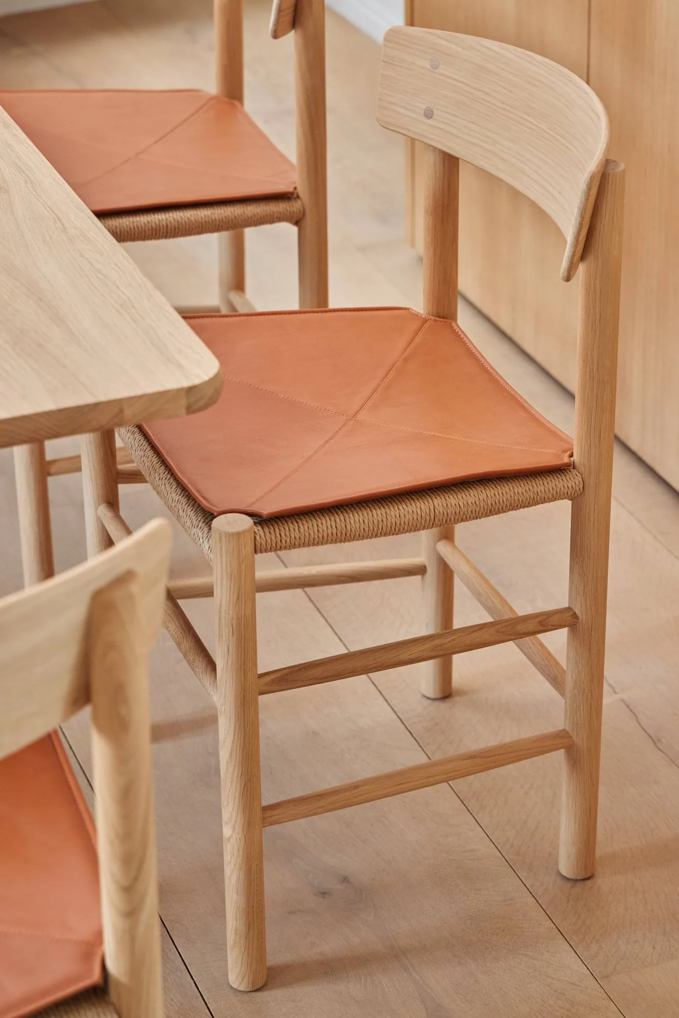 Nahkatyyny J39-tuoliin, Nahka Cera 905 Russet Brown Fredericia Furniture
