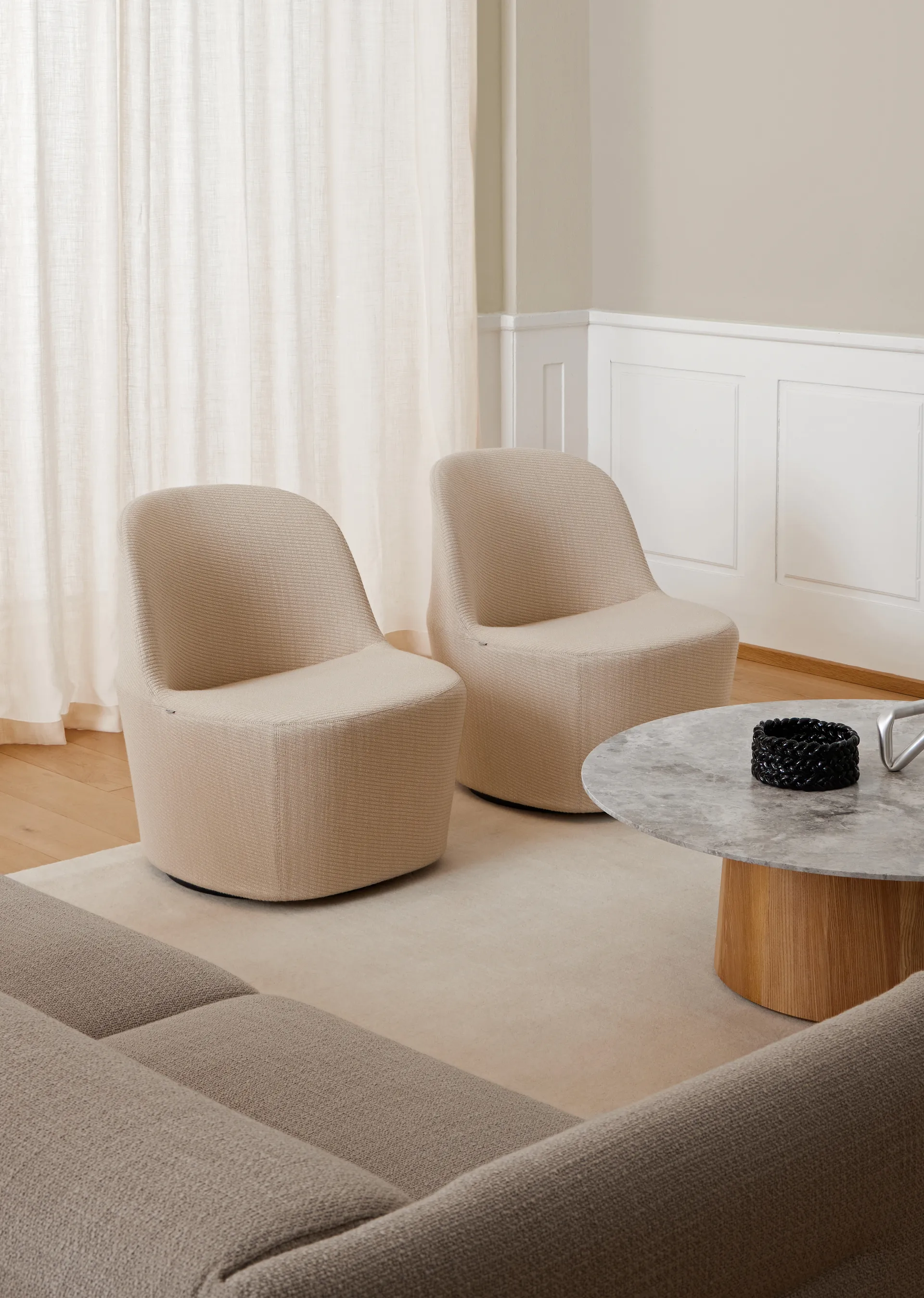 Niveau-sohvapöytä Ø110cm, Tundra Grey-ash öljykäsitelty Fredericia Furniture