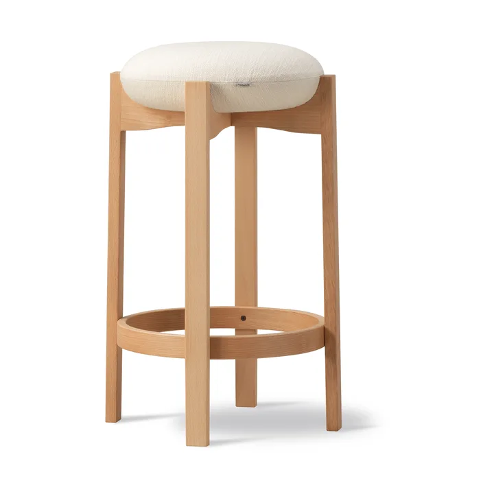 Pioneer jakkara korkea - Odino NE22 off white-öljytty pyökki - Fredericia Furniture