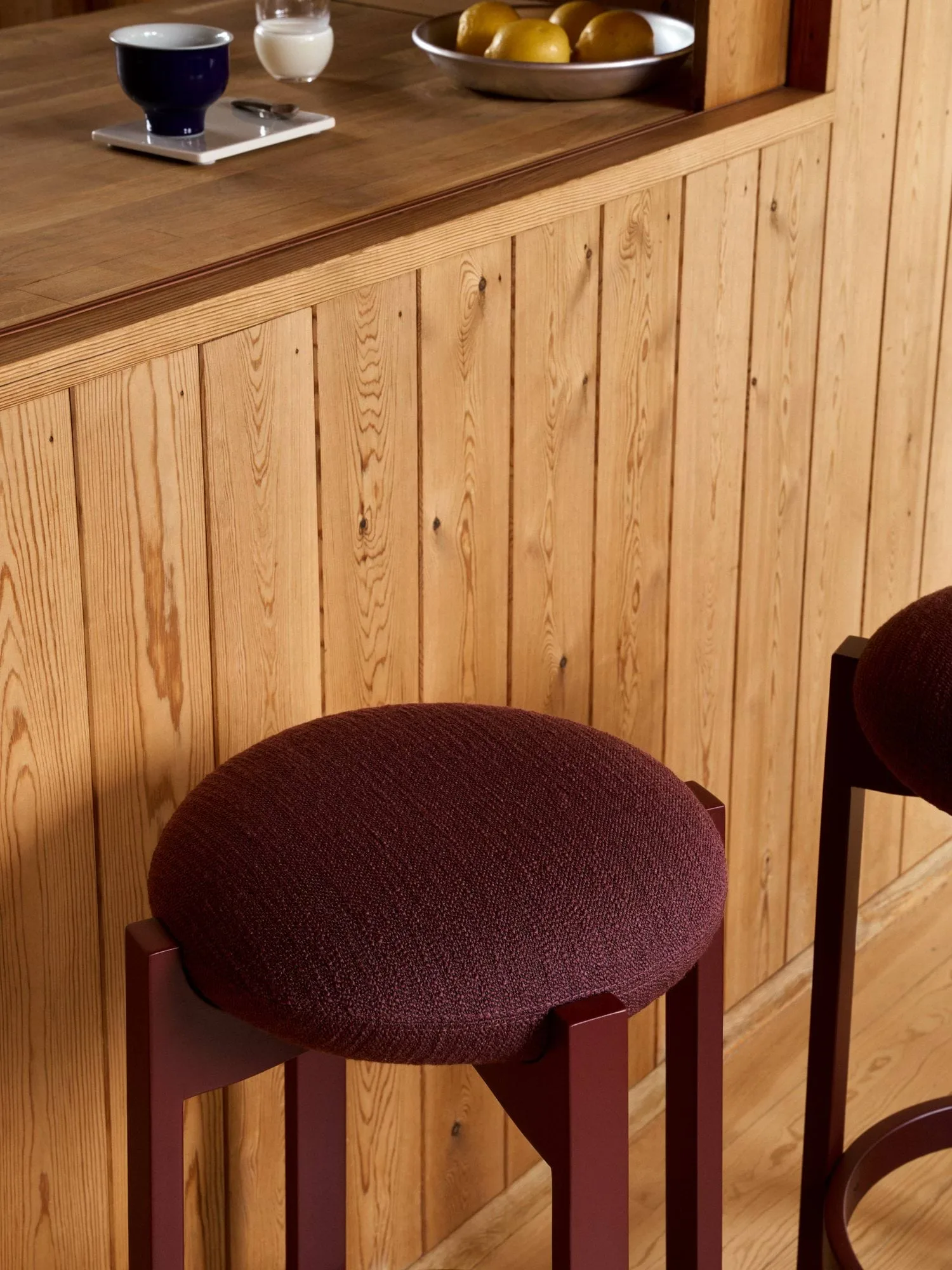 Pioneer jakkara korkea, Odino RC43 bordeaux-bordeaux pyökki Fredericia Furniture