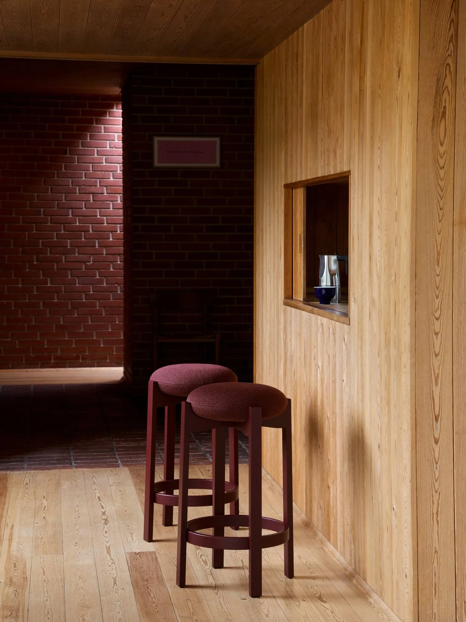 Pioneer jakkara korkea, Odino RC43 bordeaux-bordeaux pyökki Fredericia Furniture
