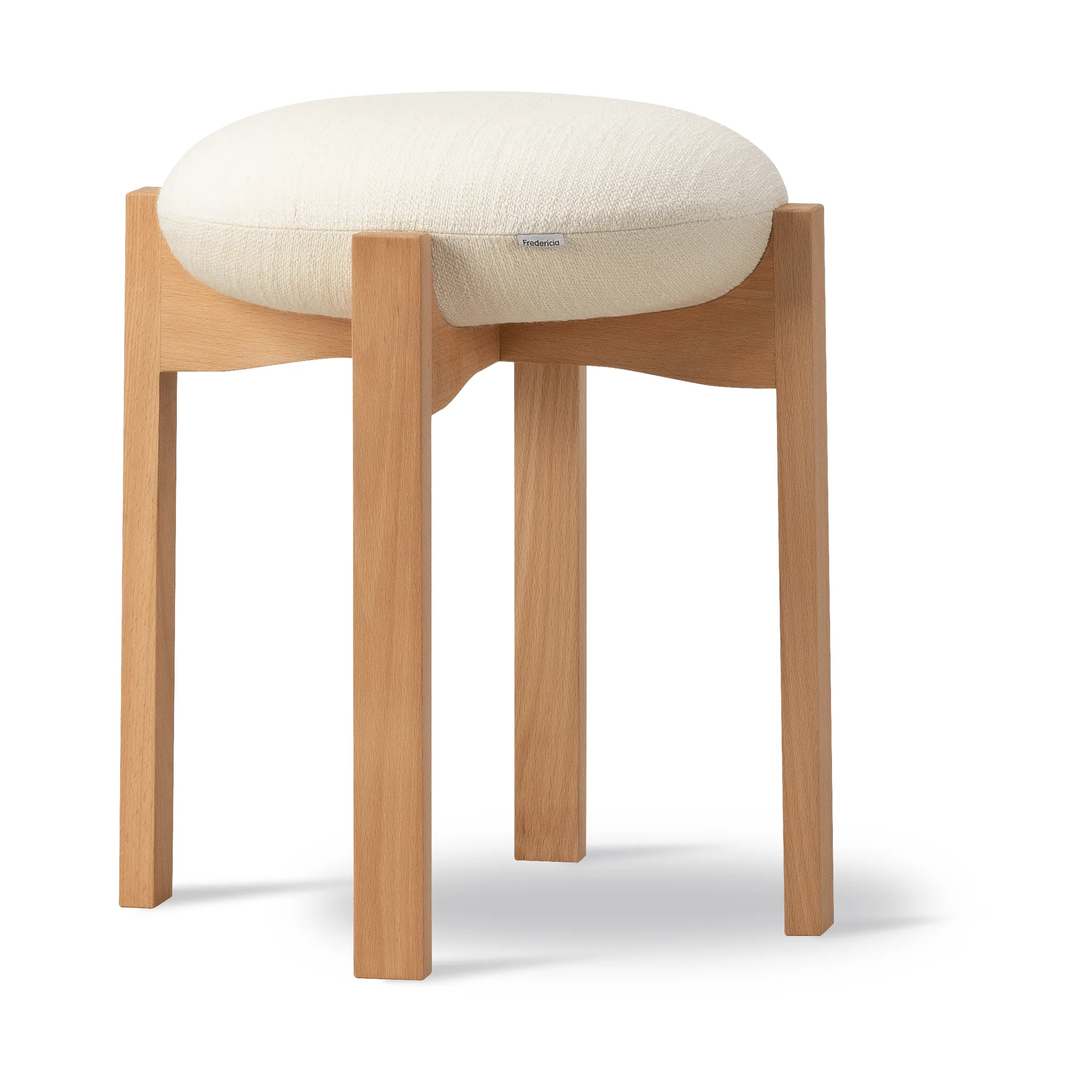 Pioneer jakkara matala, Odino NE22 off white-öljytty pyökki Fredericia Furniture
