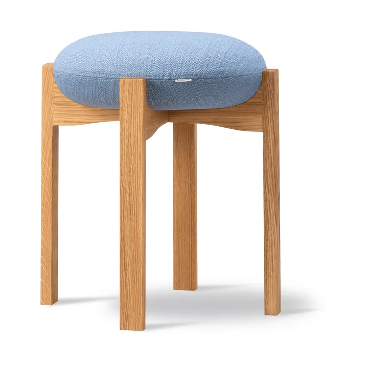 Pioneer jakkara matala - Odino PV82 light blue-lakattu tammi - Fredericia Furniture
