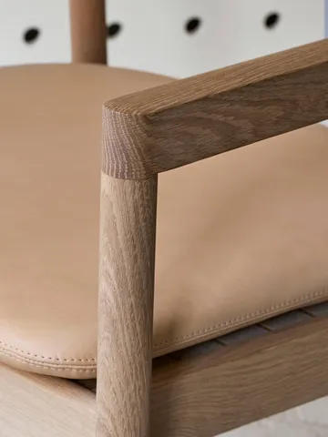 Post nojatuoli - Vegeta nahka-vaalea öljytty tammi - Fredericia Furniture
