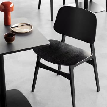 Søborg puu tuoli - Musta lakattu tammi - mustaksi lakattu tammiteline - Fredericia Furniture