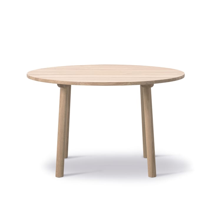 Taro 6121 ruokapöytä - Saippuoitu tammi, ø120 cm - Fredericia Furniture