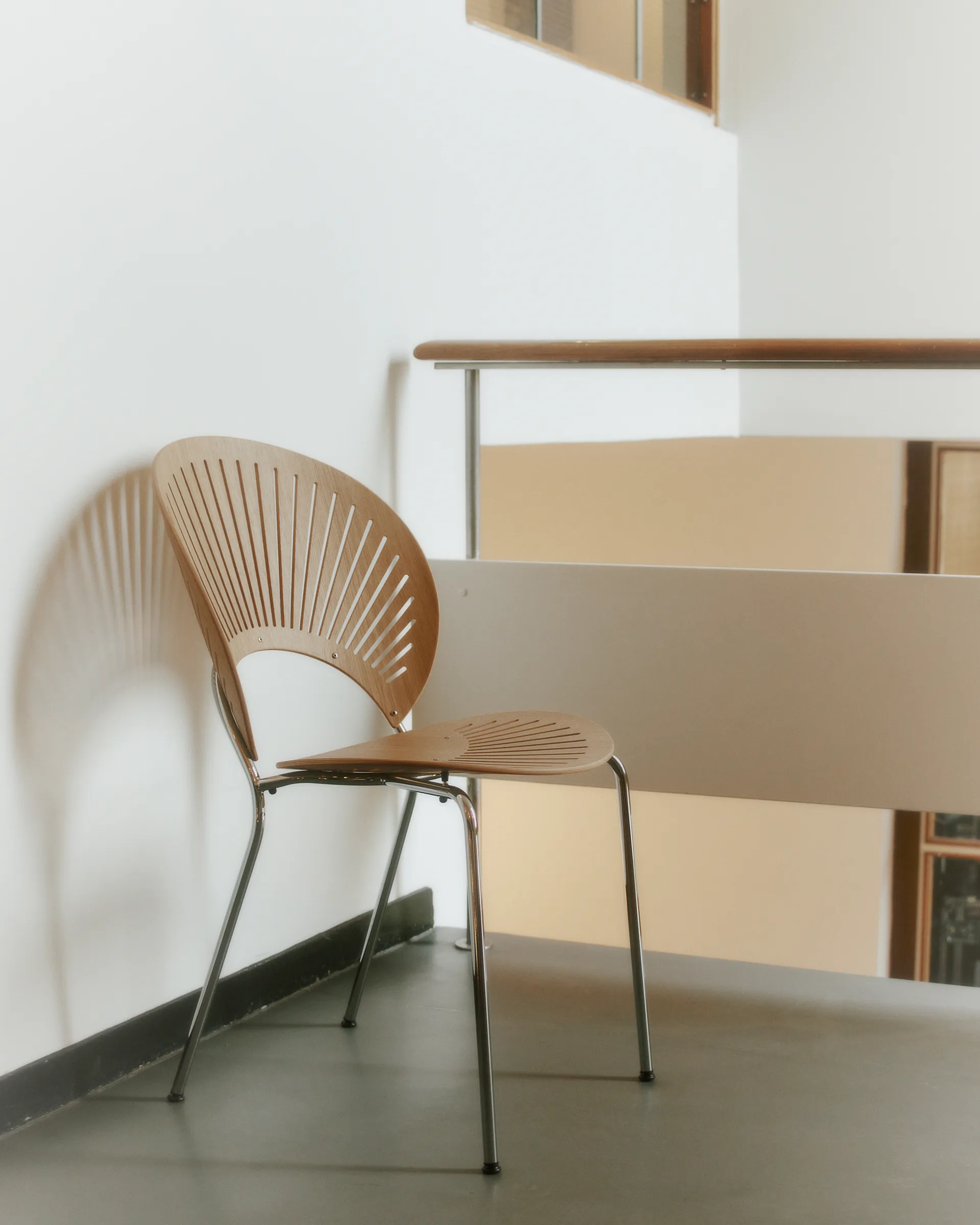 Trinidad 3398 tuoli, Öljytty tammi-ruostumaton harjattu teräs Fredericia Furniture