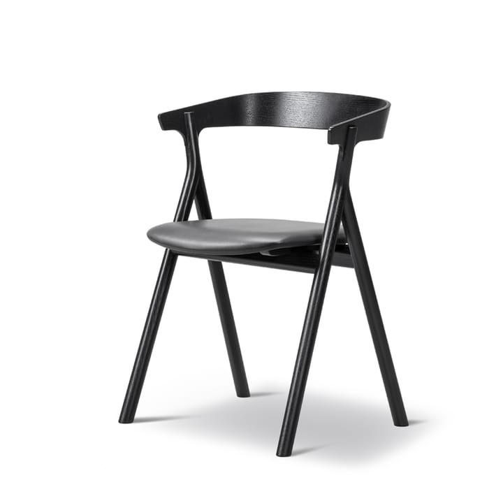 Yksi 3341 tuoli - Premiumnahka 88-musta lakattu tammi - Fredericia Furniture