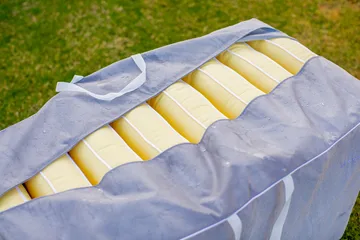 01 sadesuoja tyynylle 55 - Harmaa - Fri Form