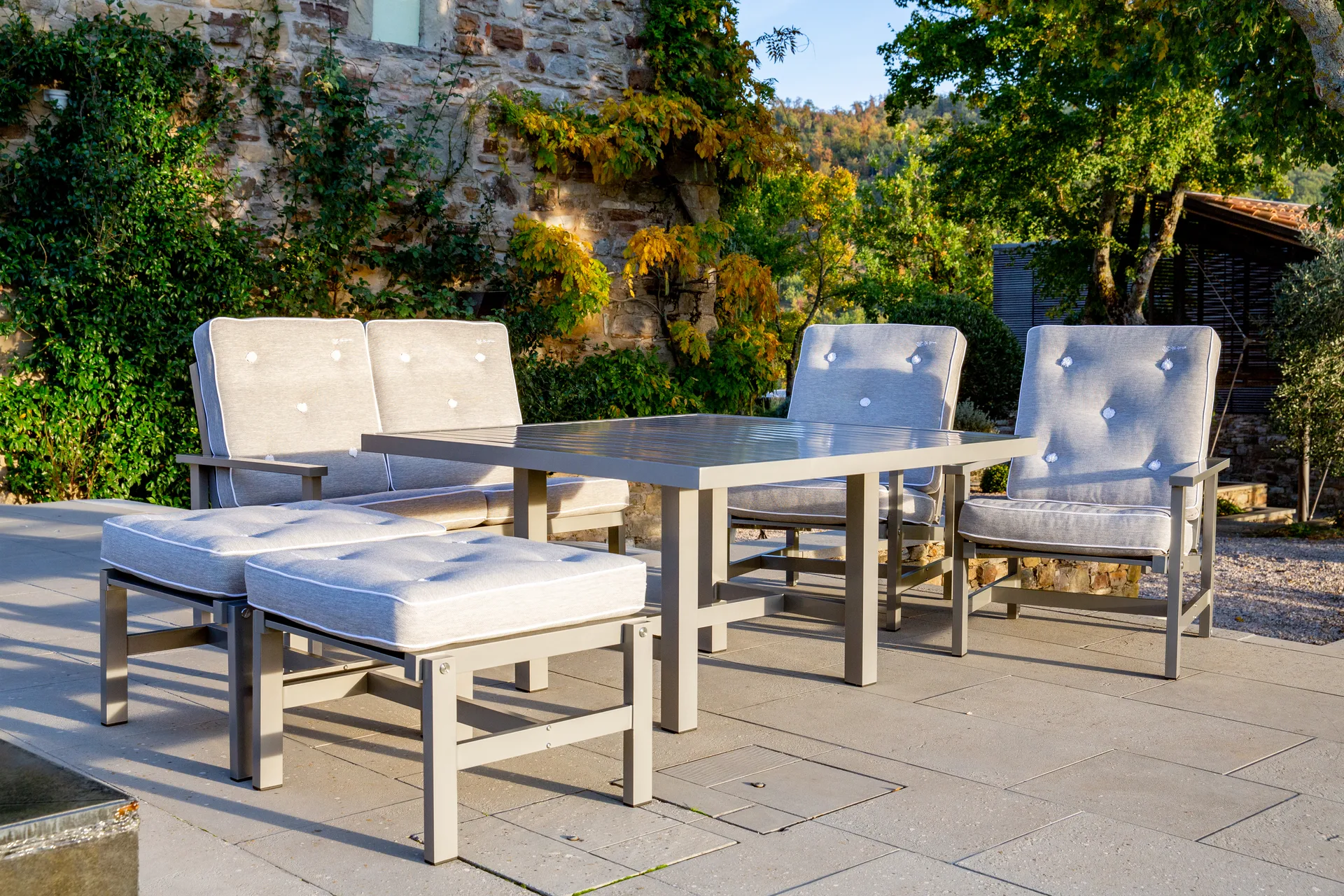 08 sohva, Harmaa, 2-istuttava Fri Form