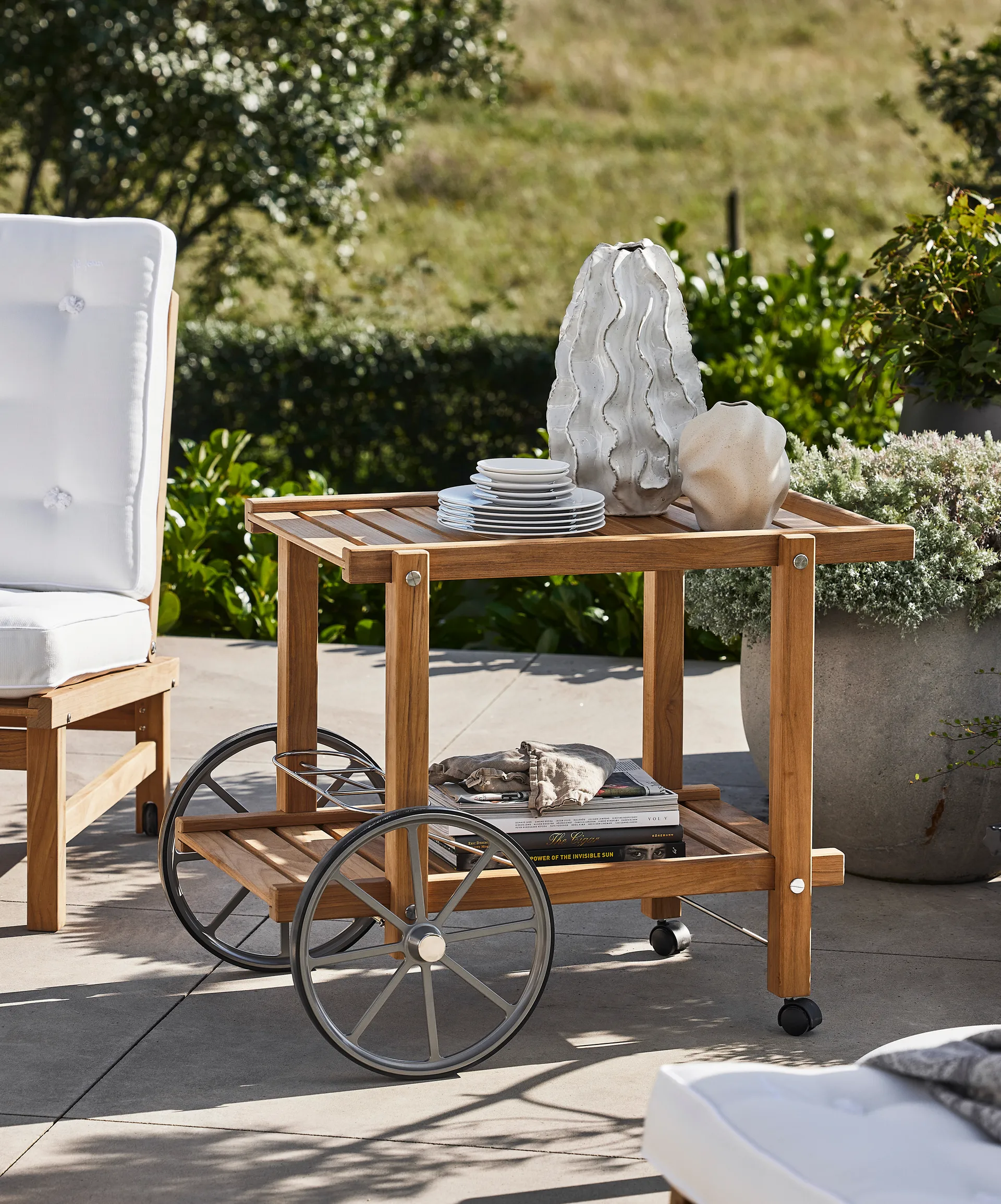 14 tarjoiluvaunu, Tiikki Fri Form