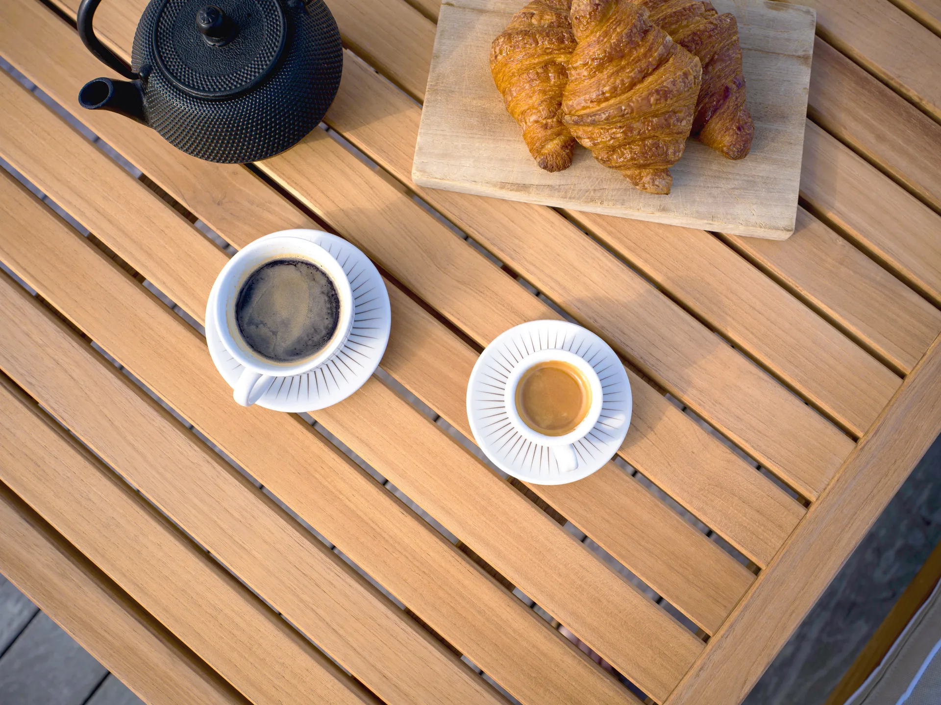 65 pöytä, Teak, 128×120×68 cm Fri Form