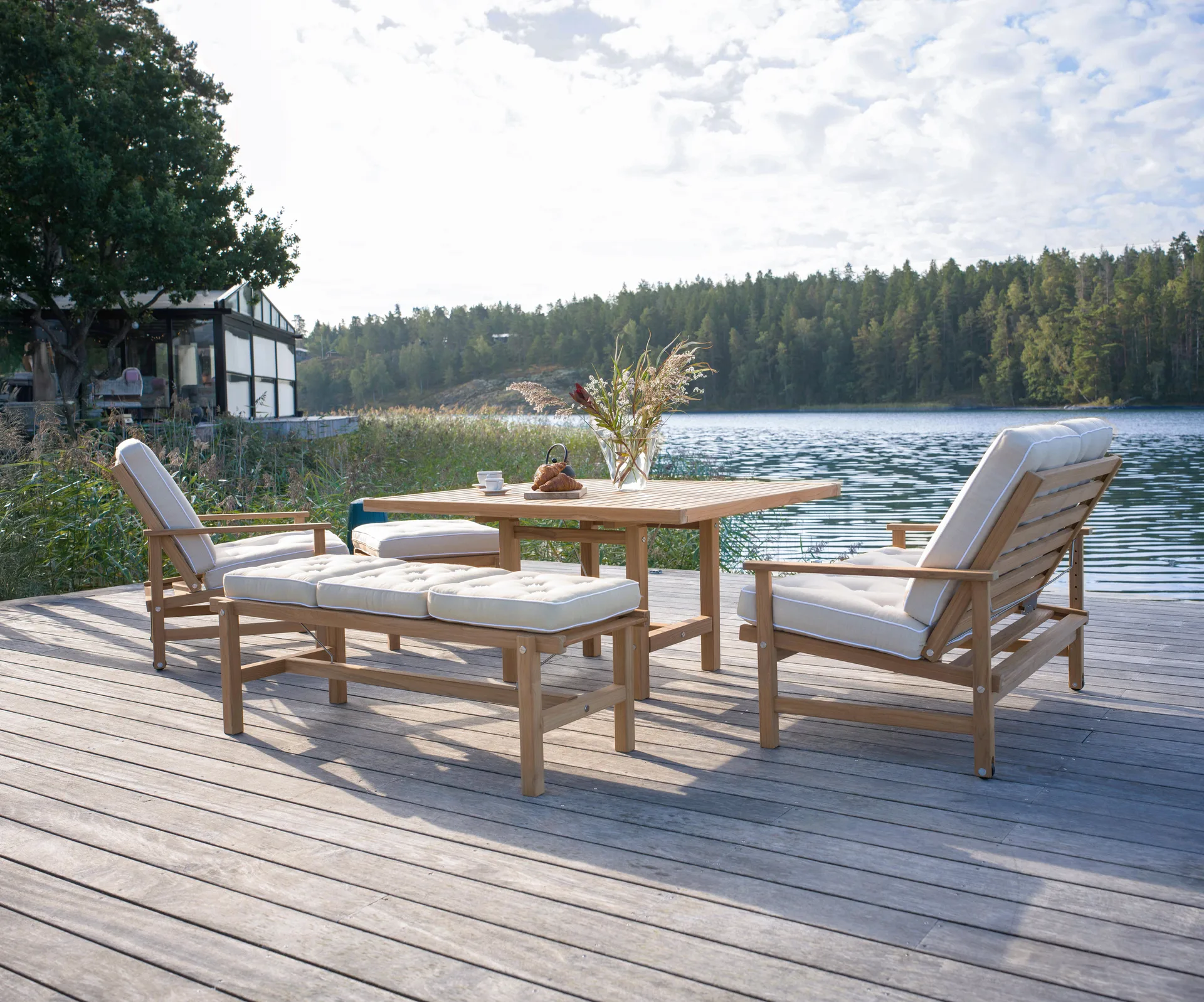 65 pöytä, Teak, 128×120×68 cm Fri Form