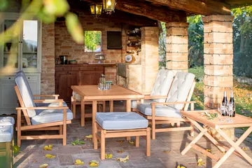 92 jakkara - Redwood - Fri Form