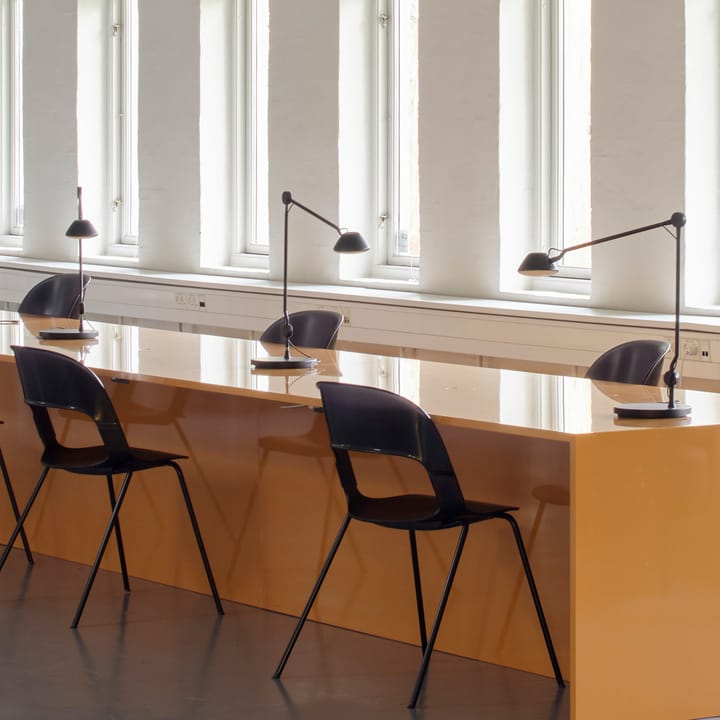 AQ01 pöytävalaisin, Musta Fritz Hansen