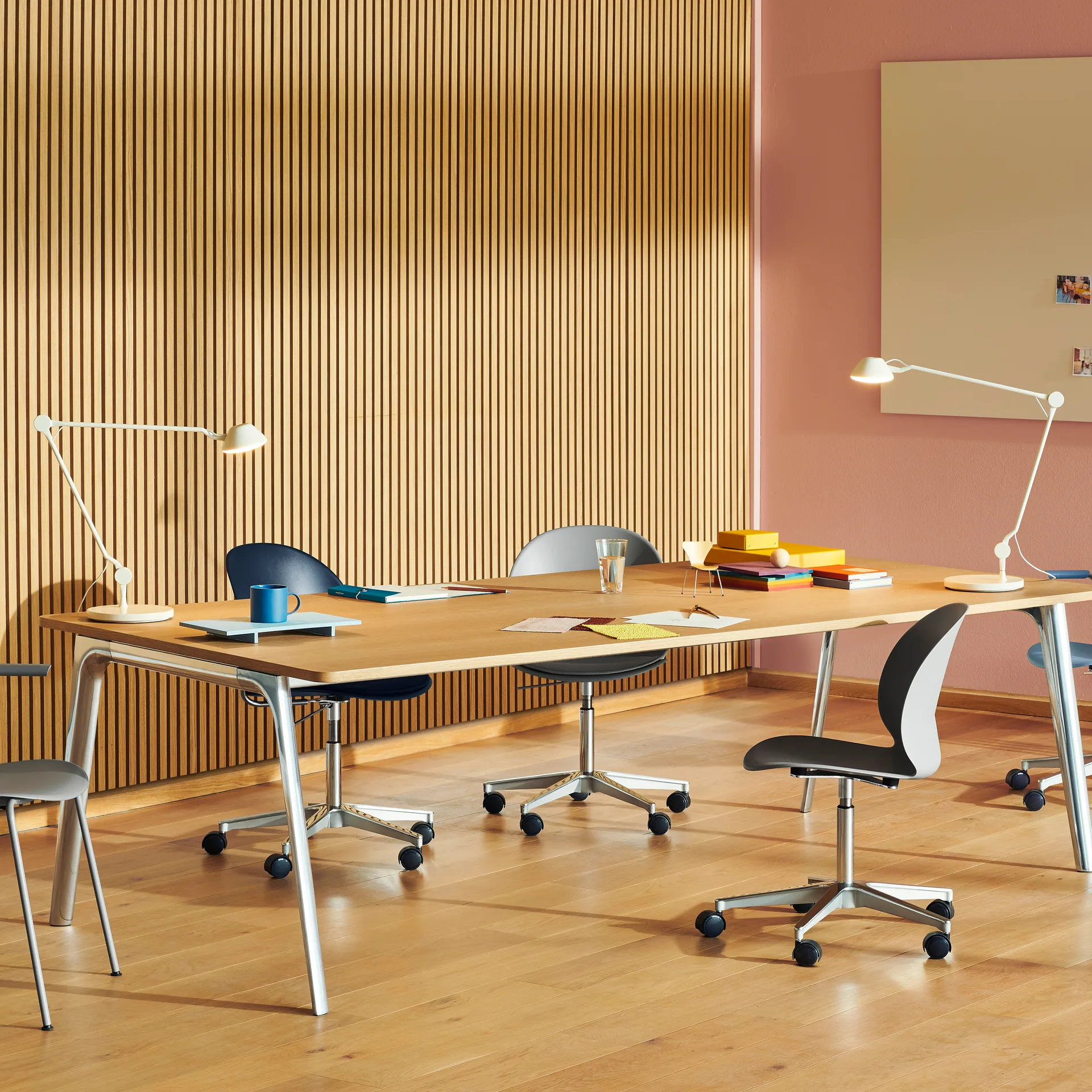 AQ01 pöytävalaisin, Valkoinen Fritz Hansen