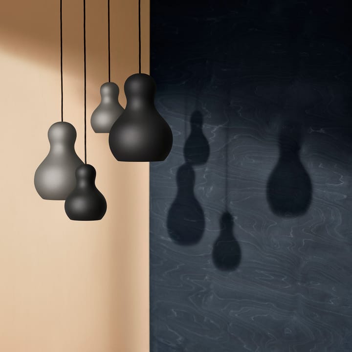Calabash P2 -riippuvalaisin, matta, Grey meteor Fritz Hansen