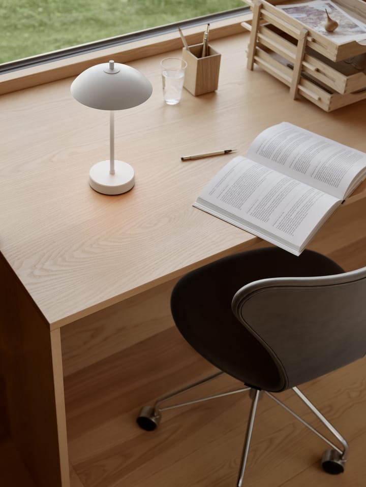 Clam kannettava pöytävalaisin 31 cm, White Fritz Hansen